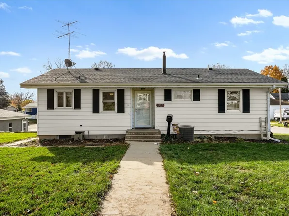 401 E 10th St, Tipton, IA 52772