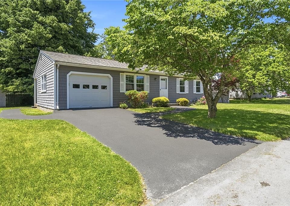 1st image of 5 Lee Dr