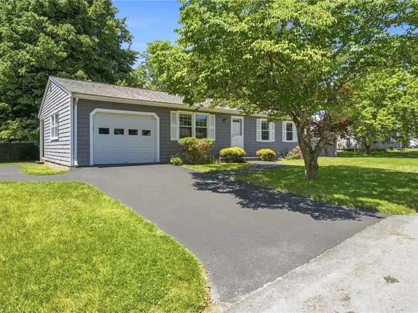 5 Lee Dr, Warren, RI 02885