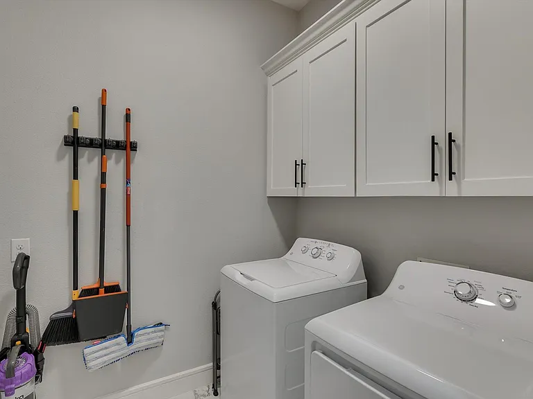 4713 Highgate Ln — Photo 34