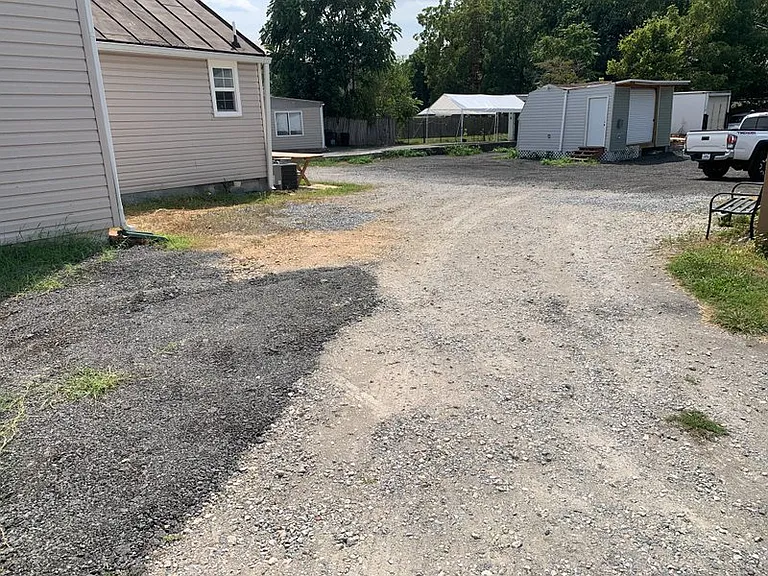 Driveway to parking lot