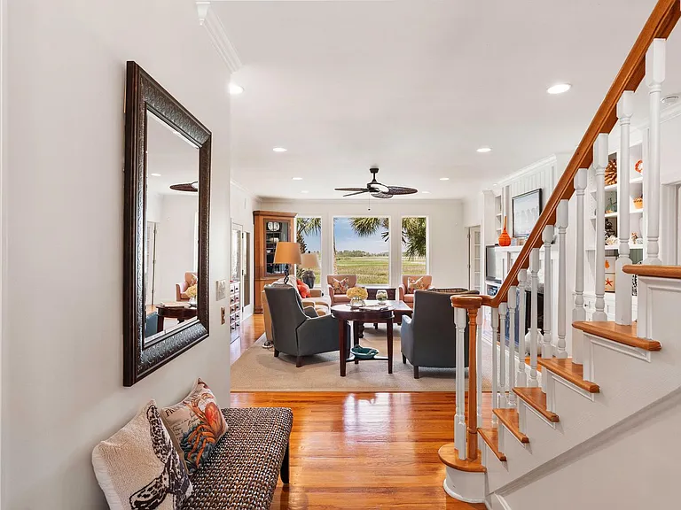 16 Fairway Village Ln — Photo 4