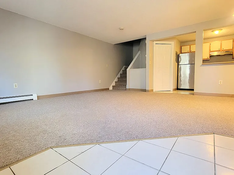 12 Block Ave #52 — Photo 4