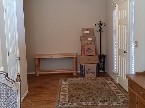 Front entry w/coat closet