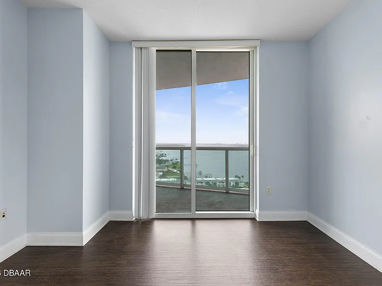 241 Riverside Dr #1710 — Photo 43