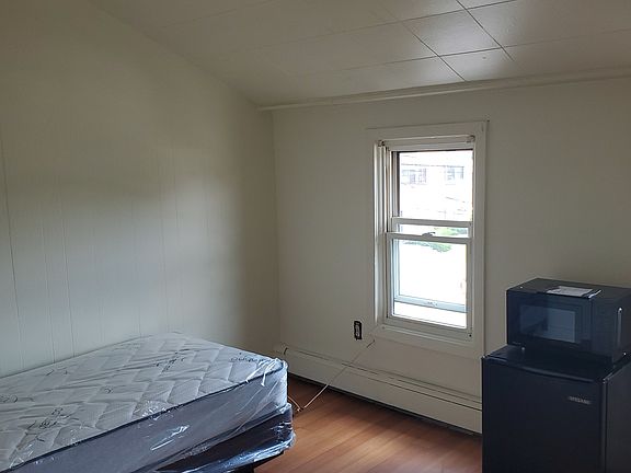 3rd image of 383 Elwood Ave #13