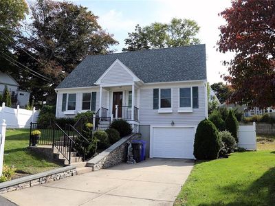 10 Damian Ct, North Providence, RI, 02911
