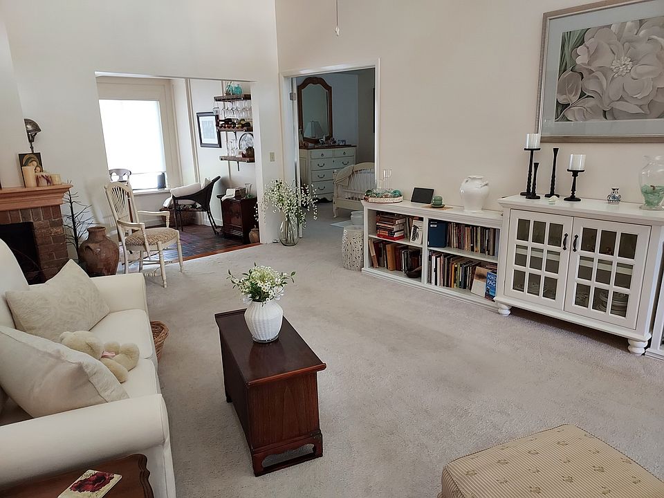 1st image of 2336 Sierra Ln