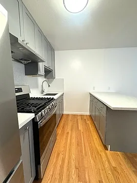 2164 Taylor St — Photo 10