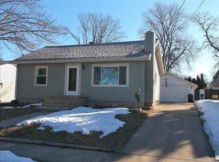 1112 N Douglas St, Appleton, WI 54914