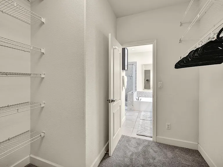 10677 Foxberry Park Dr — Photo 44