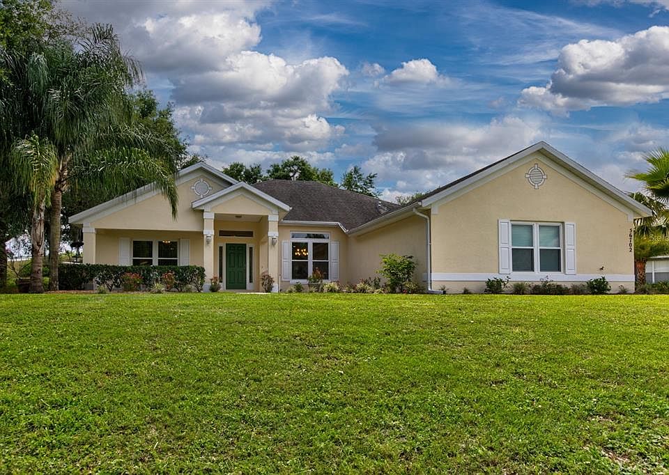 1st image of 36702 Barrington Dr