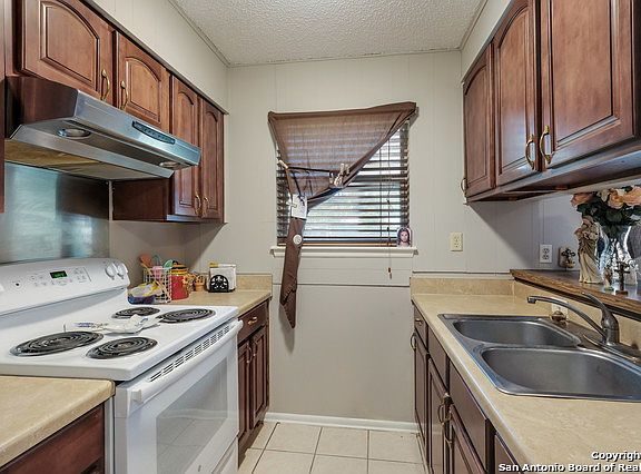 5th image of 4807 Casa Oro St