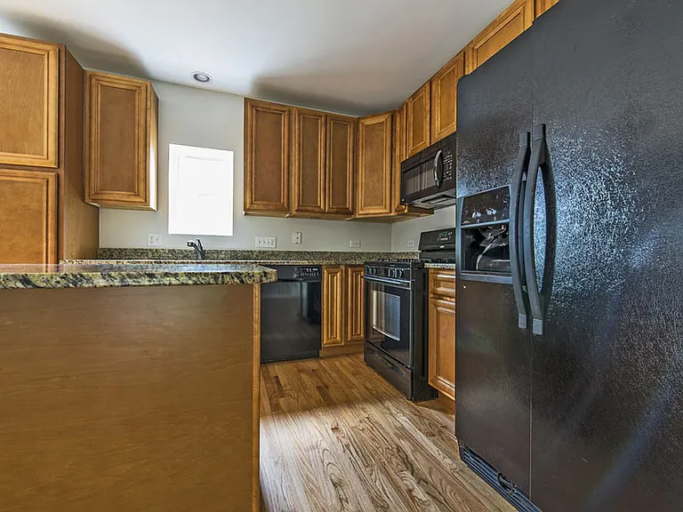 3601 W 53rd St — Photo 36