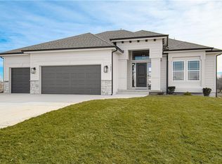 1027 Fir Ln, Liberty, MO 64068