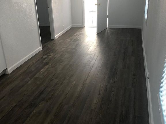 2nd image of 4758 Ingraham St