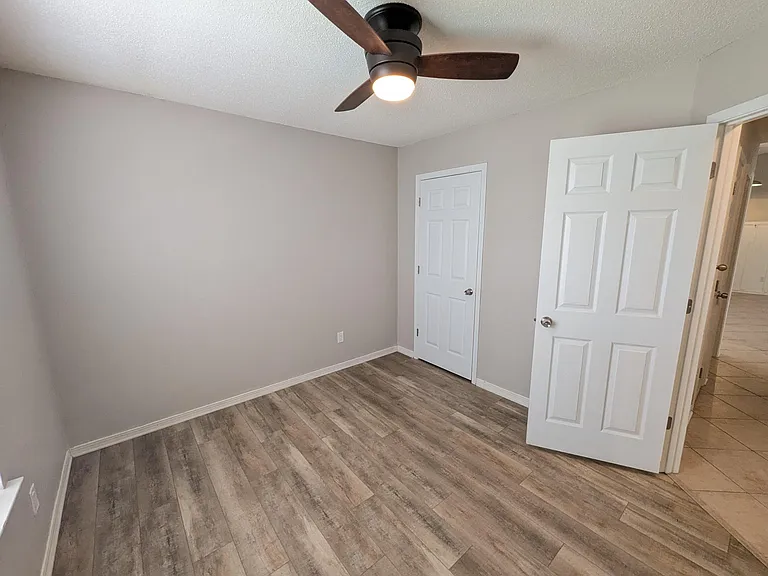9516 Brentwood Blvd — Photo 17
