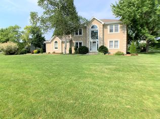W161N10534 Brook Hollow Dr, Germantown, WI 53022