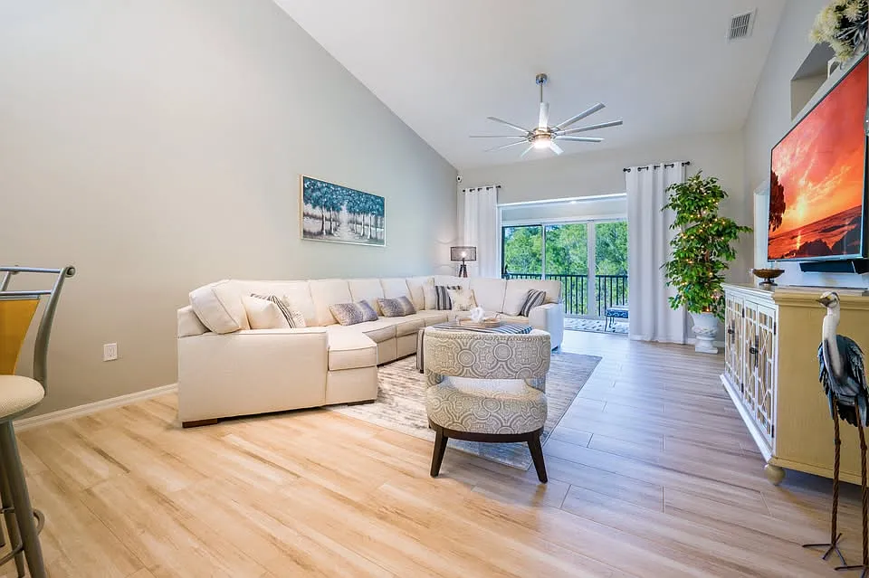 2 bed, 1761 sqft, $2,950 — Photo 2