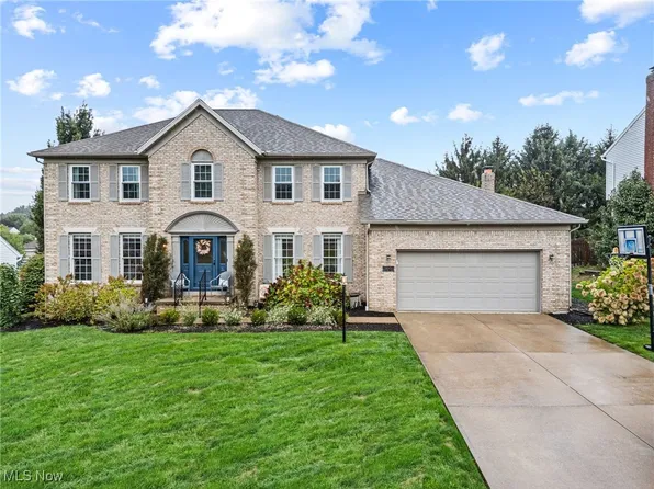 5845 Royal Hill Cir NE, Canton, OH 44721