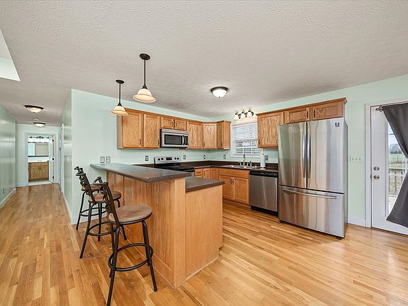 5th image of 469 Westwood Dr