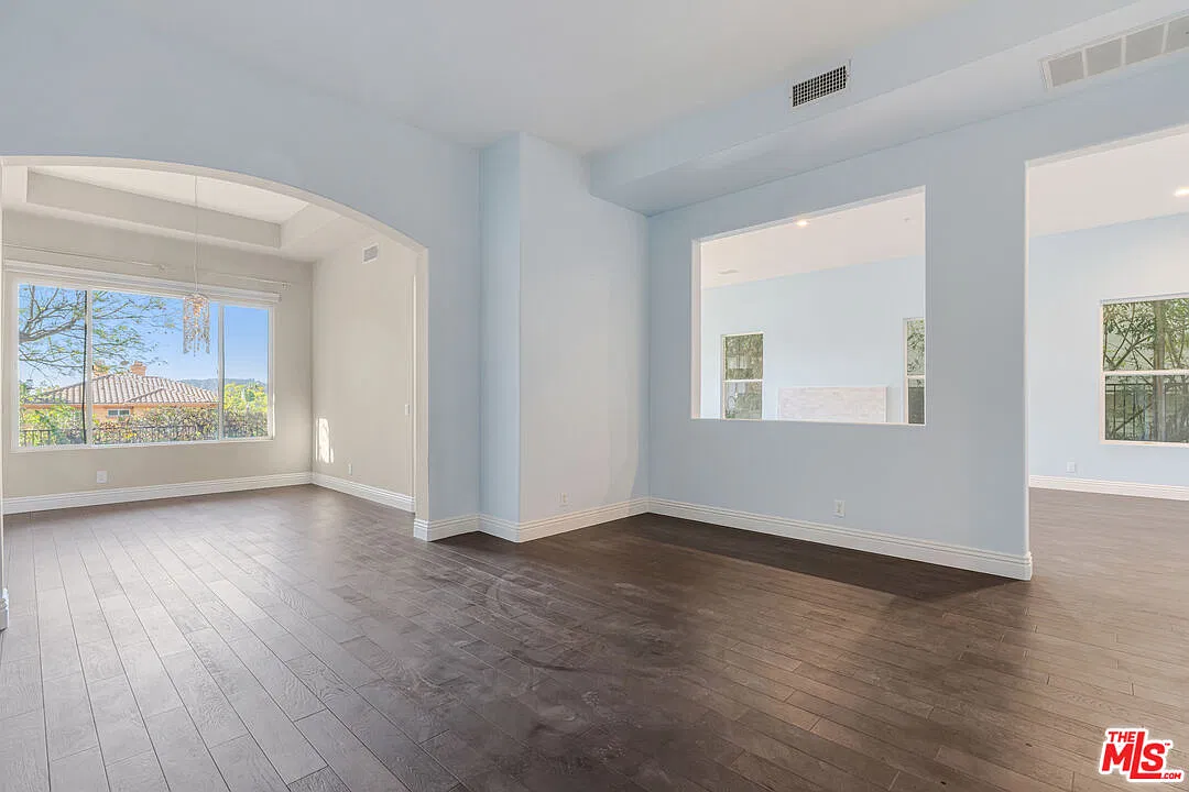 4 bed, 3.5 bath, 3117 sqft, $12,000 — Photo 3