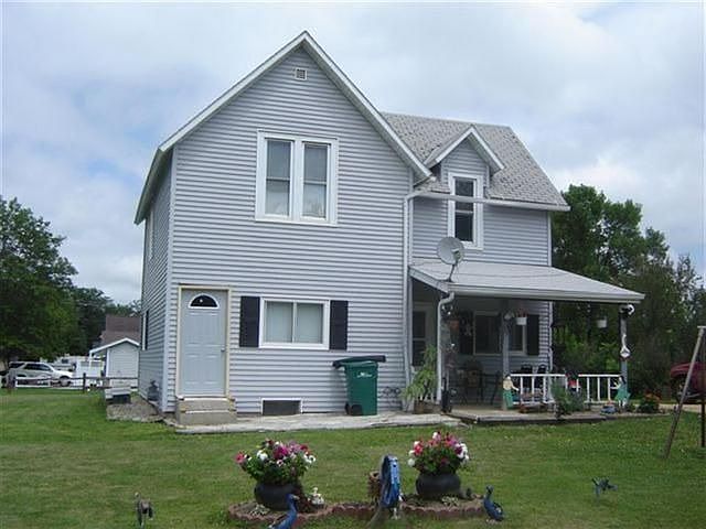 2nd image of 105 5th Ave N