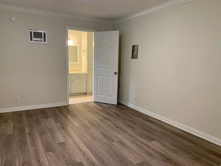 11970 Iowa Ave — Photo 13