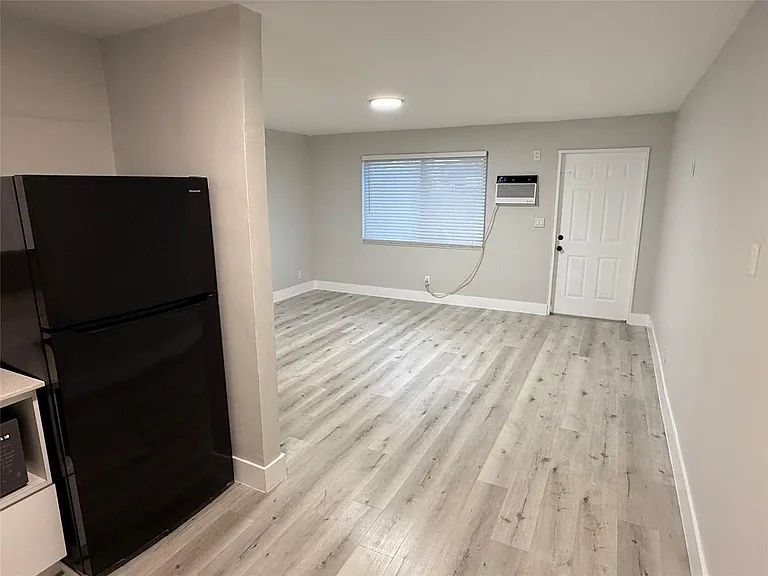 720 NE 7th St #2A — Photo 6