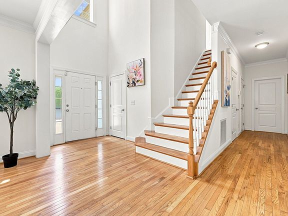 4th image of 5718 Catskill Ct