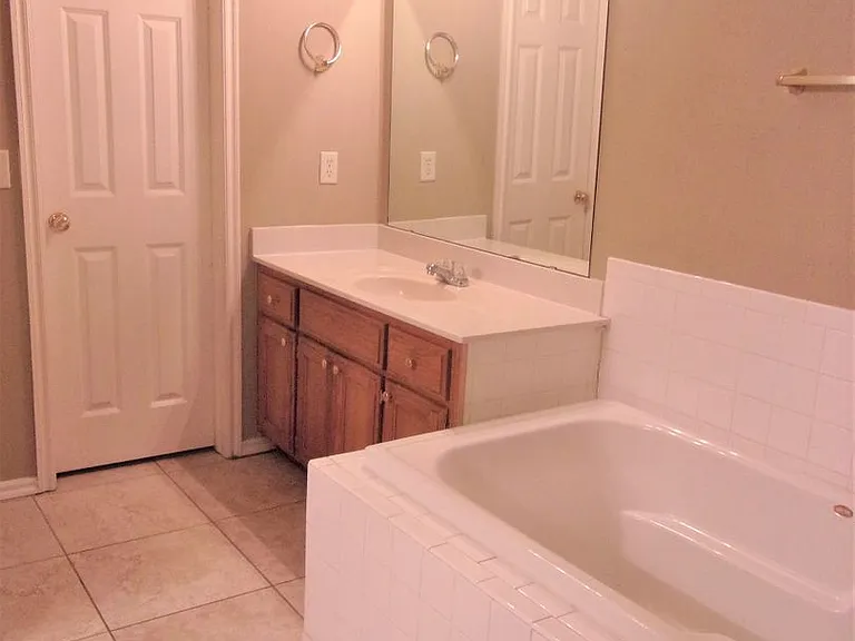 13821 Pawnee Dr — Photo 9