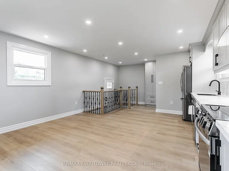 2 Thorndale Ave #C — Photo 10