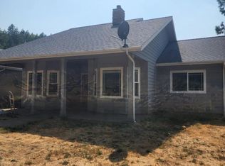 136 Ferry Rd, Grants Pass, OR 97526