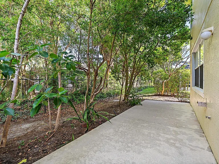 9091 Villa Palma Ln — Photo 13