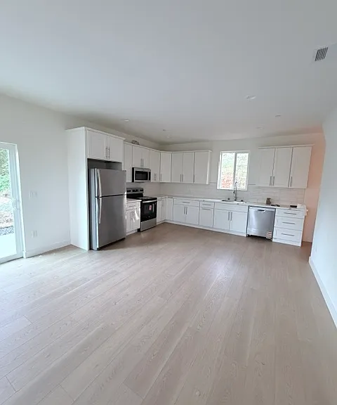 3226 Cambridge Rd — Photo 4