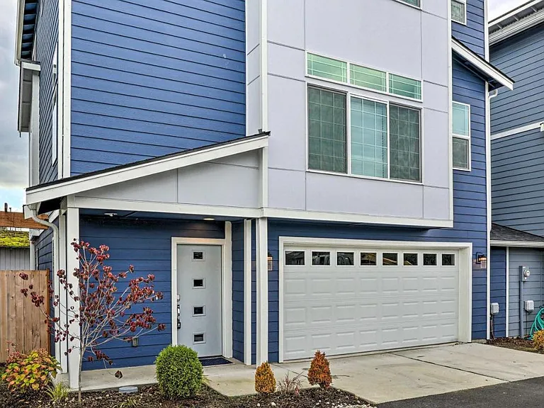 220 Arthur Ln — Photo 3