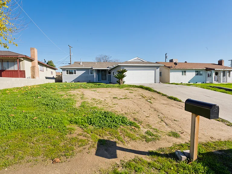 2205 Fairfax Rd — Photo 24