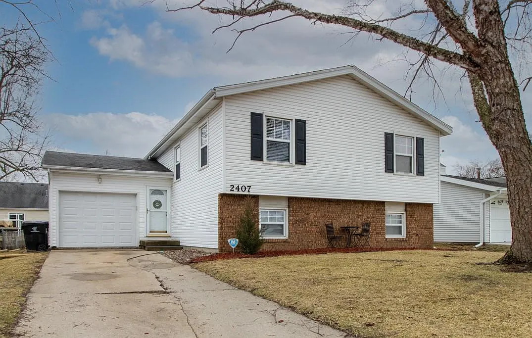 2407 Rainbow Ave photo 1