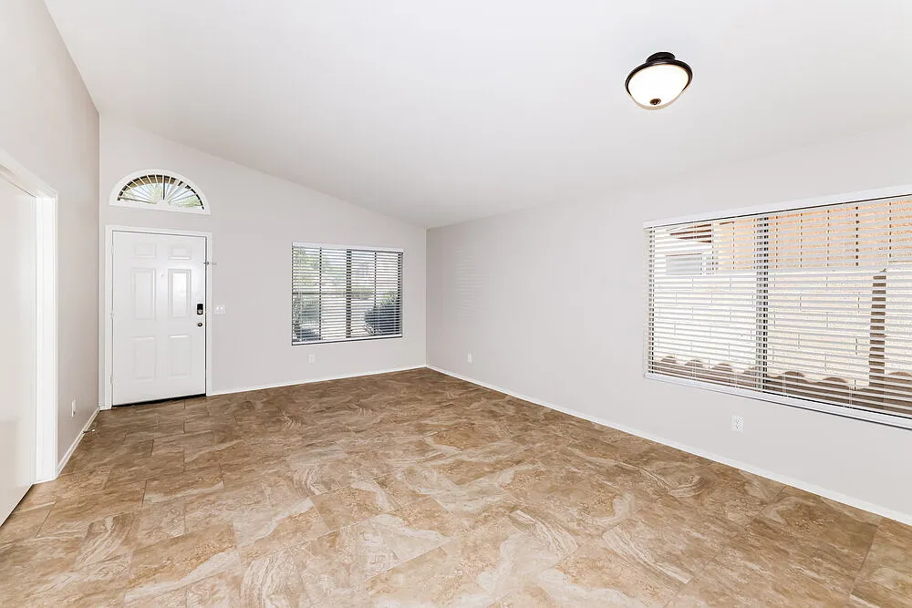 3 bed, 2.0 bath, 1821 sqft, $2,485 — Photo 4