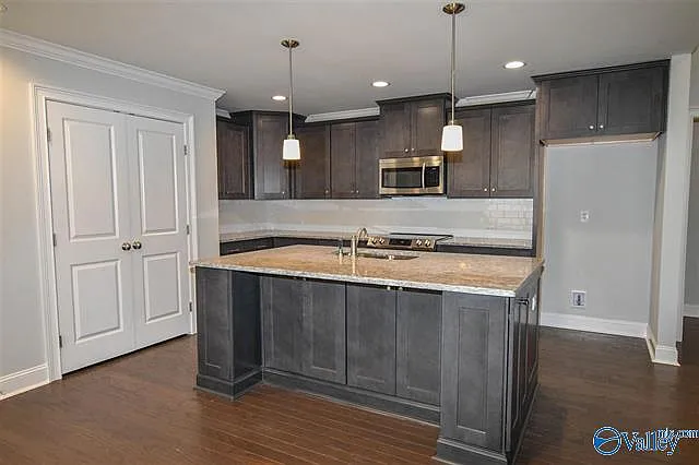 4 bed, 2681 sqft, $2,350 — Photo 4