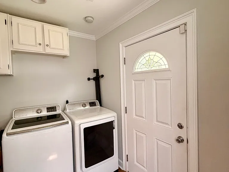 Washer/Dryer set included, door to the spacious backyard