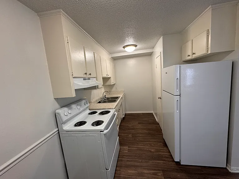 Hunting Ridge Apartments — Photo 20