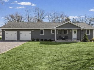 203 S Walnut St, Modesto, IL 62667