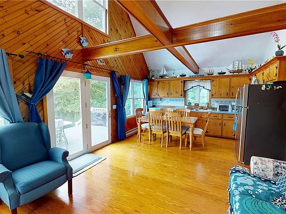 5th image of 43 Merrill Ln