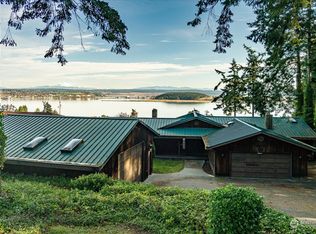 3374 SW Grientjes Ln, Oak Harbor, WA 98277