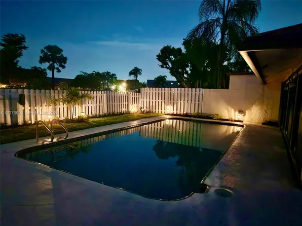 303 SW 28th Ave #303, Delray Beach, FL 33445