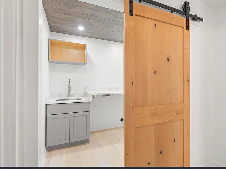 6224 Benjestown Rd — Photo 2