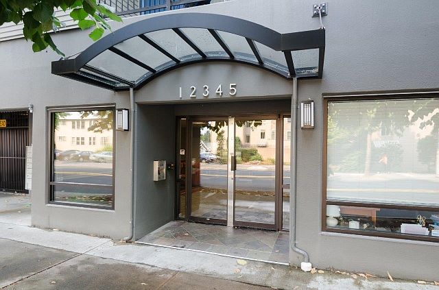 1st image of 12345 Roosevelt Way NE APT 201