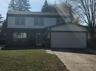 40515 Village Oaks Rd, Novi, MI 48375