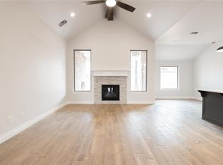 10373 SW 56th St, Mustang, OK 73064